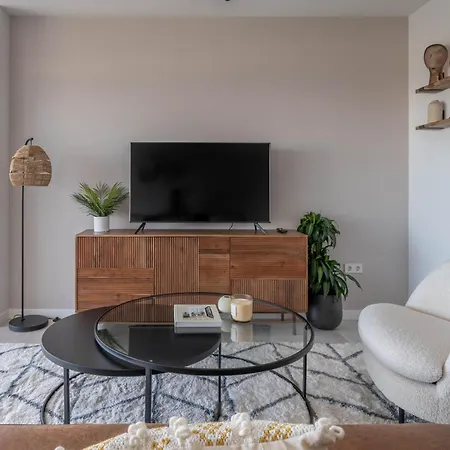 Modern And Inviting 2-Bed Apartment In Estepona Διαμέρισμα